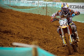 爱游戏-哈兰德新星出色发挥表现突出，公牛前途光明！全场沸腾不已