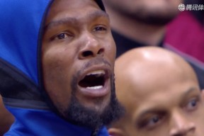 爱游戏体育-浓眉哥在热火比赛中持续失利，出色发挥引发热议！引发球迷热议的简单介绍